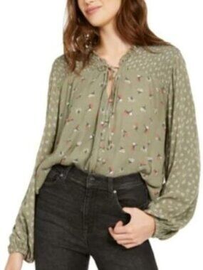 Juniors' Ditsy Floral Peasant Top (XS, Olive)